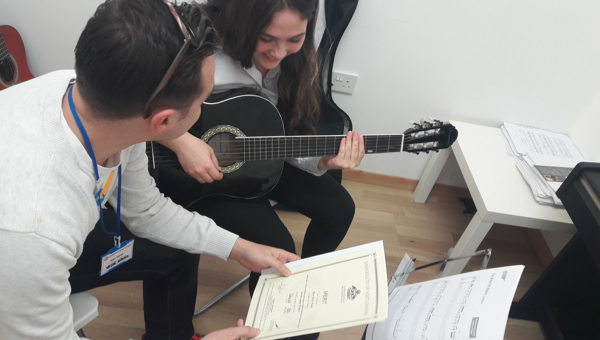 Art classes at London School of Arts